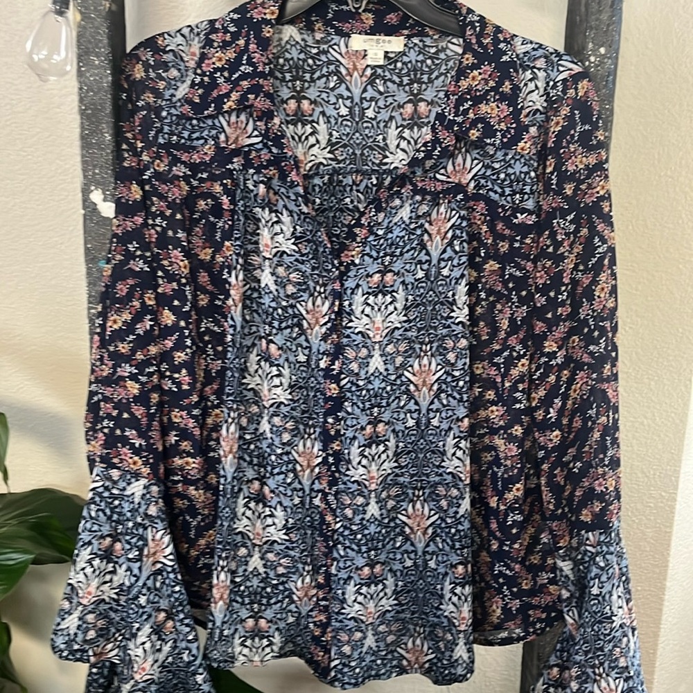 Boho top. It is amazing on.